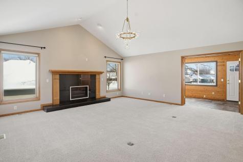 1162 Lakewood Drive S Maplewood MN 55119