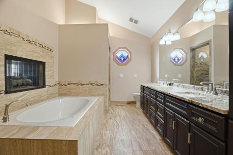 1162 Lakewood Drive S Maplewood MN 55119
