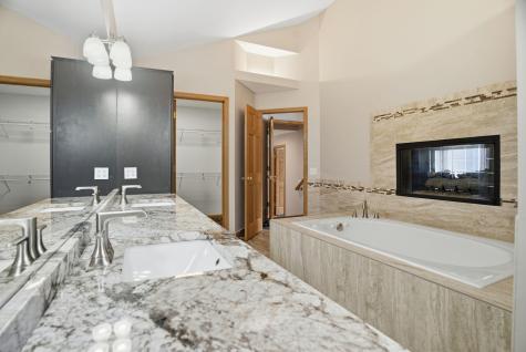 1162 Lakewood Drive S Maplewood MN 55119