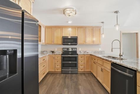 1162 Lakewood Drive S Maplewood MN 55119