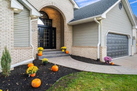 1162 Lakewood Drive S Maplewood MN 55119