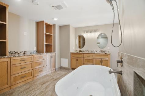 1162 Lakewood Drive S Maplewood MN 55119