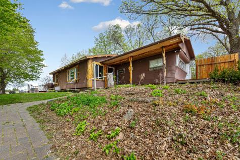 7008 Laura Lane Saint Peter MN 56082