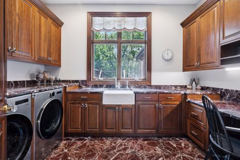 614 Hidden Creek Trail Mendota Heights MN 55118