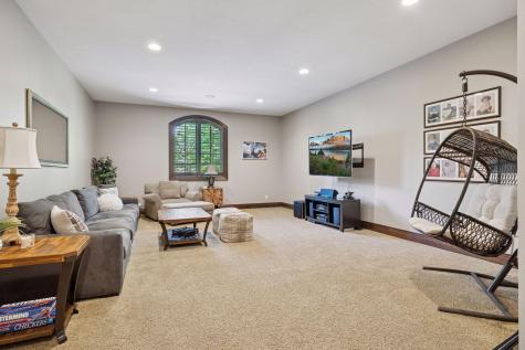 614 Hidden Creek Trail Mendota Heights MN 55118