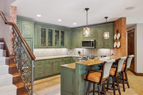 614 Hidden Creek Trail Mendota Heights MN 55118