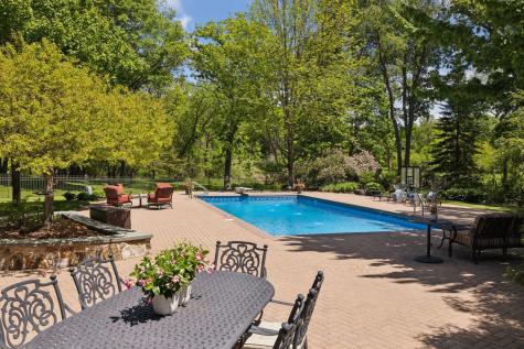 614 Hidden Creek Trail Mendota Heights MN 55118