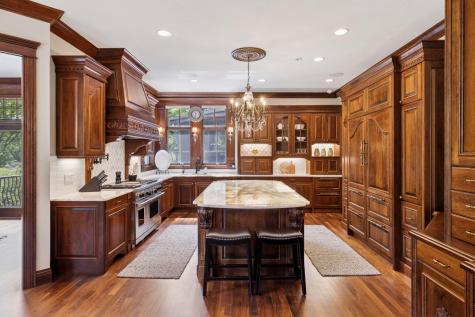 614 Hidden Creek Trail Mendota Heights MN 55118