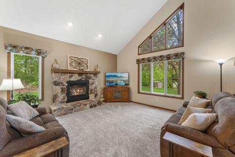12870 Essex Way Apple Valley MN 55124