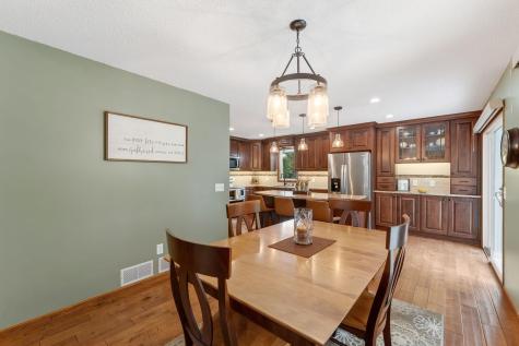 12870 Essex Way Apple Valley MN 55124