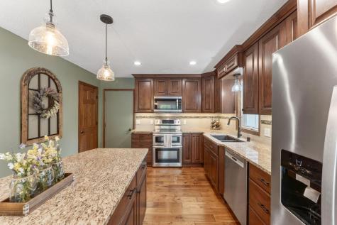 12870 Essex Way Apple Valley MN 55124
