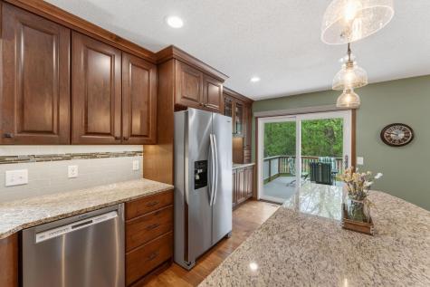 12870 Essex Way Apple Valley MN 55124