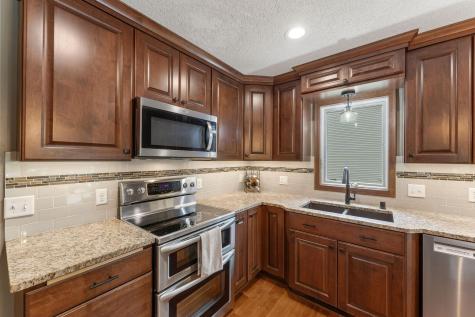 12870 Essex Way Apple Valley MN 55124