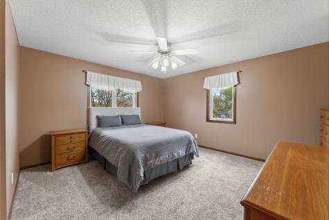 12870 Essex Way Apple Valley MN 55124