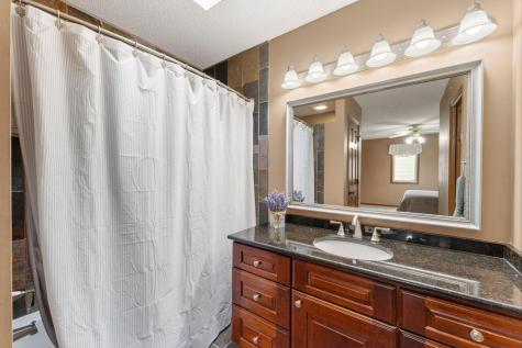 12870 Essex Way Apple Valley MN 55124