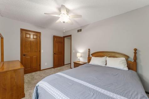12870 Essex Way Apple Valley MN 55124