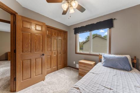 12870 Essex Way Apple Valley MN 55124