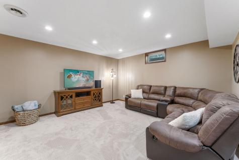 12870 Essex Way Apple Valley MN 55124