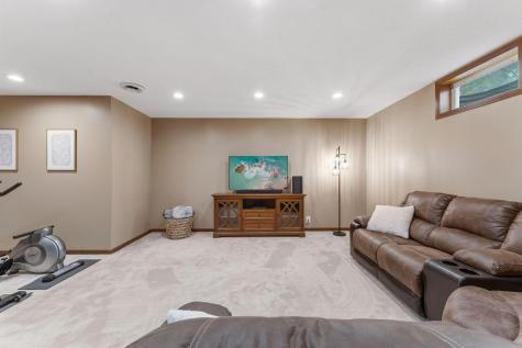12870 Essex Way Apple Valley MN 55124