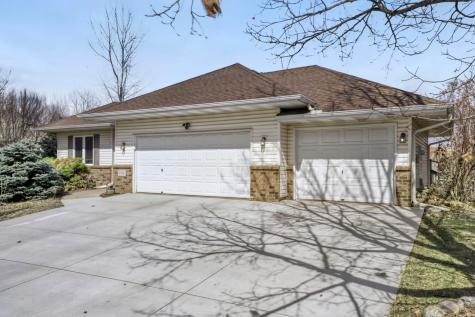 2334 Manuela Drive Chaska MN 55318