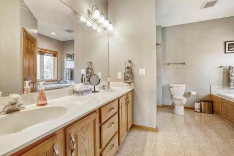 2334 Manuela Drive Chaska MN 55318