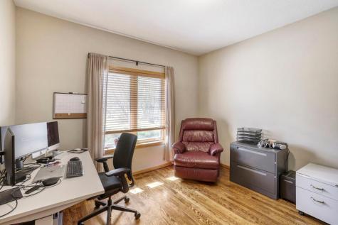 2334 Manuela Drive Chaska MN 55318