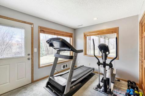 2334 Manuela Drive Chaska MN 55318