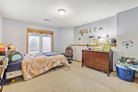 2334 Manuela Drive Chaska MN 55318