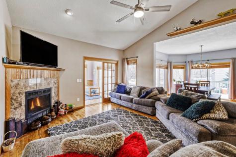2334 Manuela Drive Chaska MN 55318