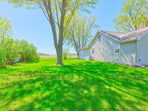 10931 Us Highway 12 SW Howard Lake MN 55349