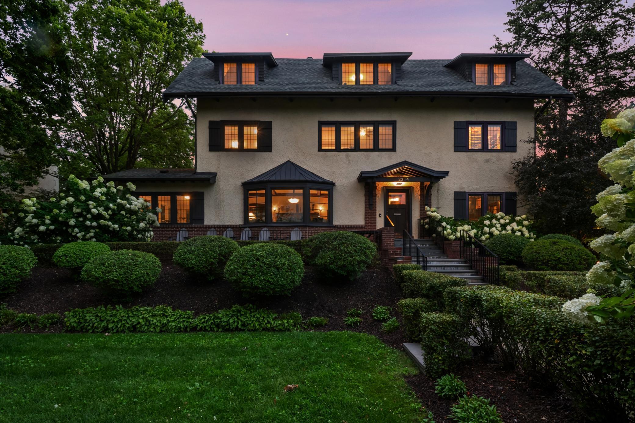 2204 W Lake Of The Isles Parkway Minneapolis MN 55405
