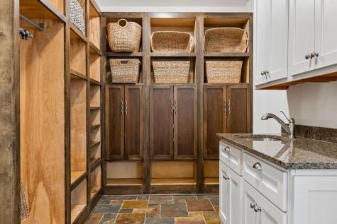 2204 W Lake Of The Isles Parkway Minneapolis MN 55405