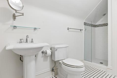 2204 W Lake Of The Isles Parkway Minneapolis MN 55405