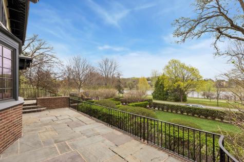 2204 W Lake Of The Isles Parkway Minneapolis MN 55405