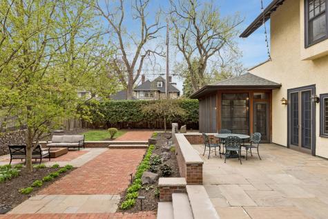 2204 W Lake Of The Isles Parkway Minneapolis MN 55405