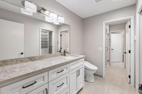 1691 Brueberry Lane Arden Hills MN 55112