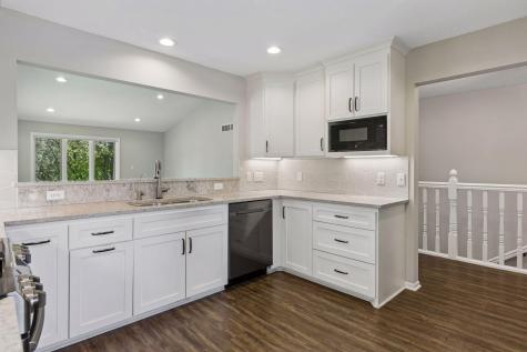 1691 Brueberry Lane Arden Hills MN 55112