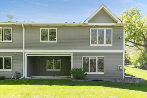 1691 Brueberry Lane Arden Hills MN 55112