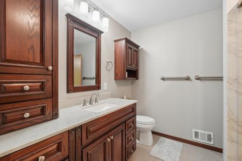 20524 Javelin Circle Lakeville MN 55044