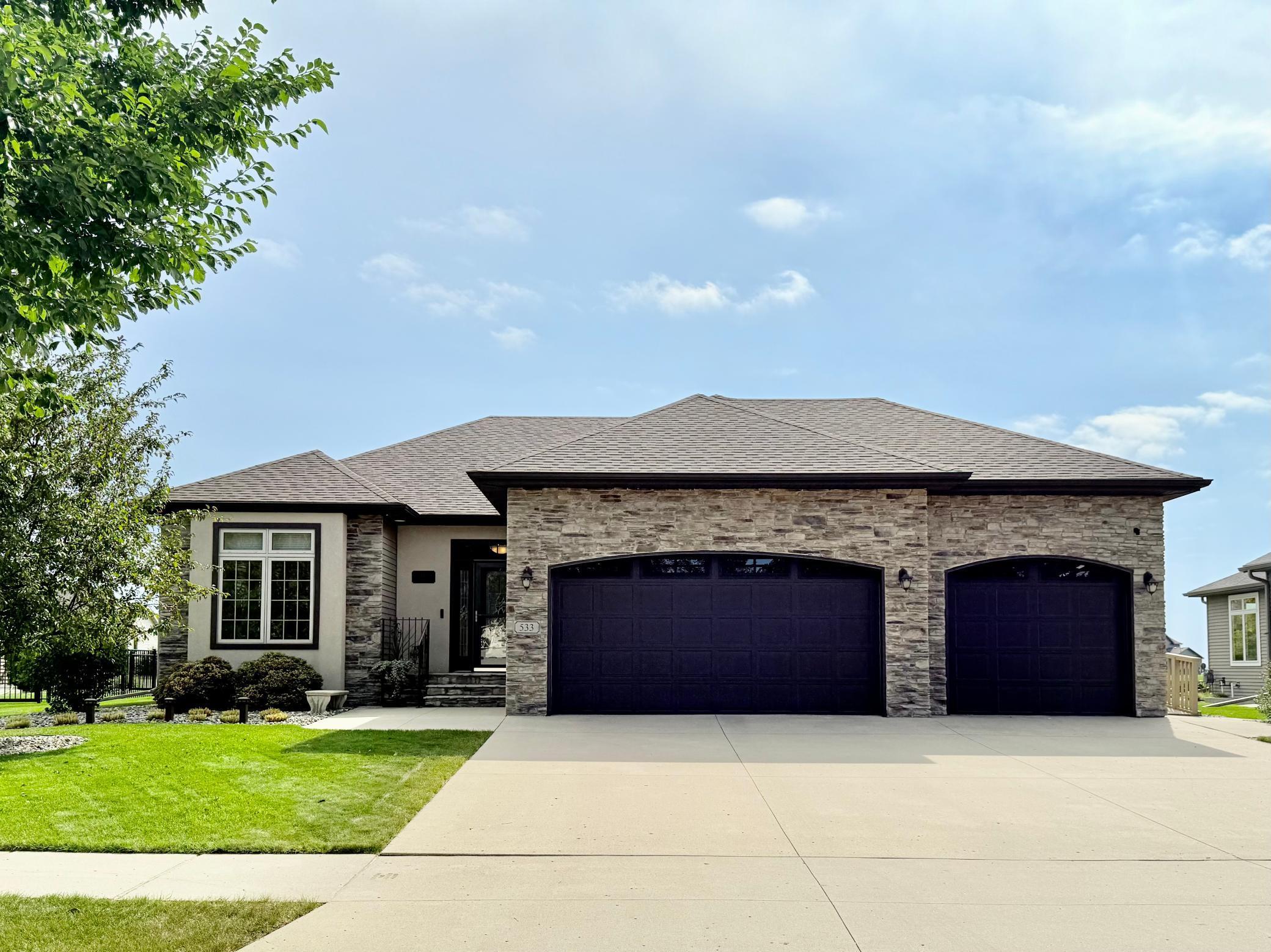 533 Hampton Drive W Moorhead MN 56560