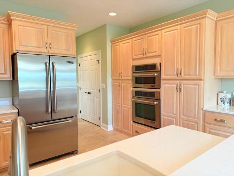 533 Hampton Drive W Moorhead MN 56560