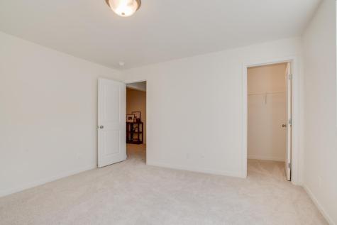 2575 Golden Lane S Fargo ND 58104