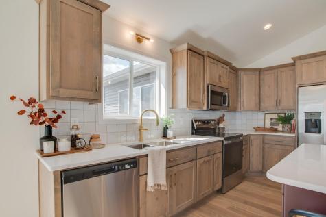 2575 Golden Lane S Fargo ND 58104