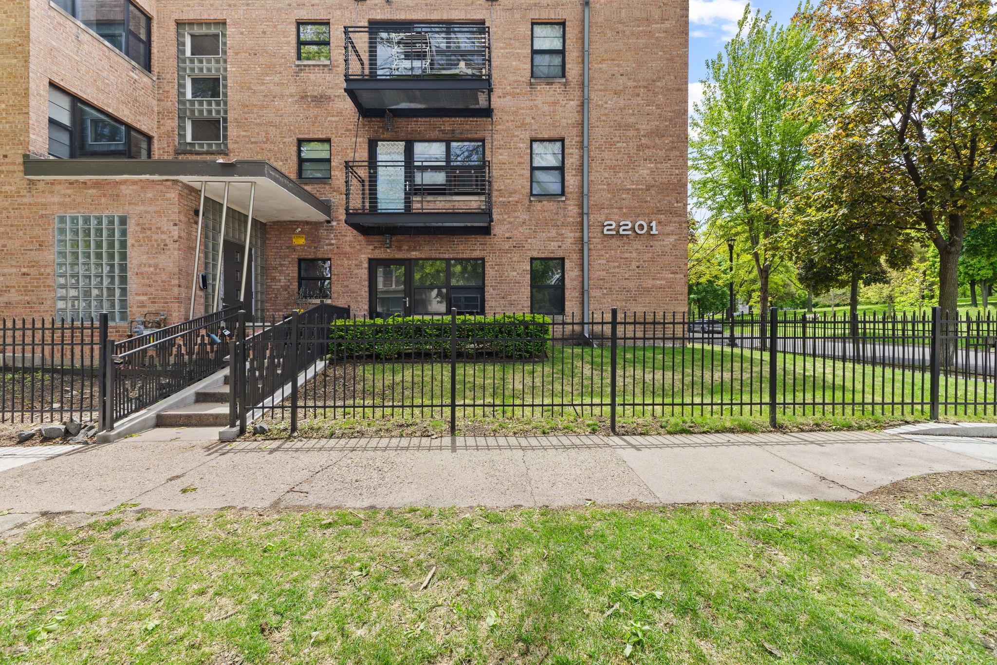 2201 3rd Avenue S Minneapolis MN 55404