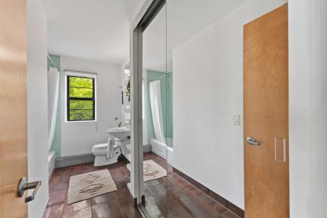 2201 3rd Avenue S Minneapolis MN 55404