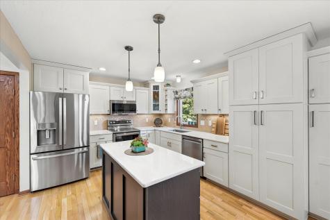 974 Kohlman Lane Maplewood MN 55109