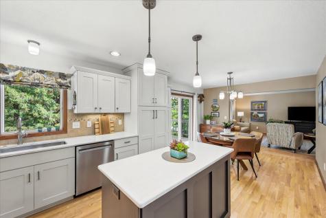 974 Kohlman Lane Maplewood MN 55109
