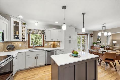 974 Kohlman Lane Maplewood MN 55109