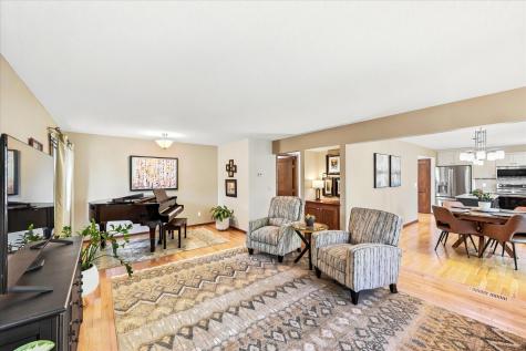 974 Kohlman Lane Maplewood MN 55109