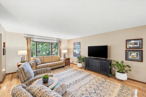 974 Kohlman Lane Maplewood MN 55109